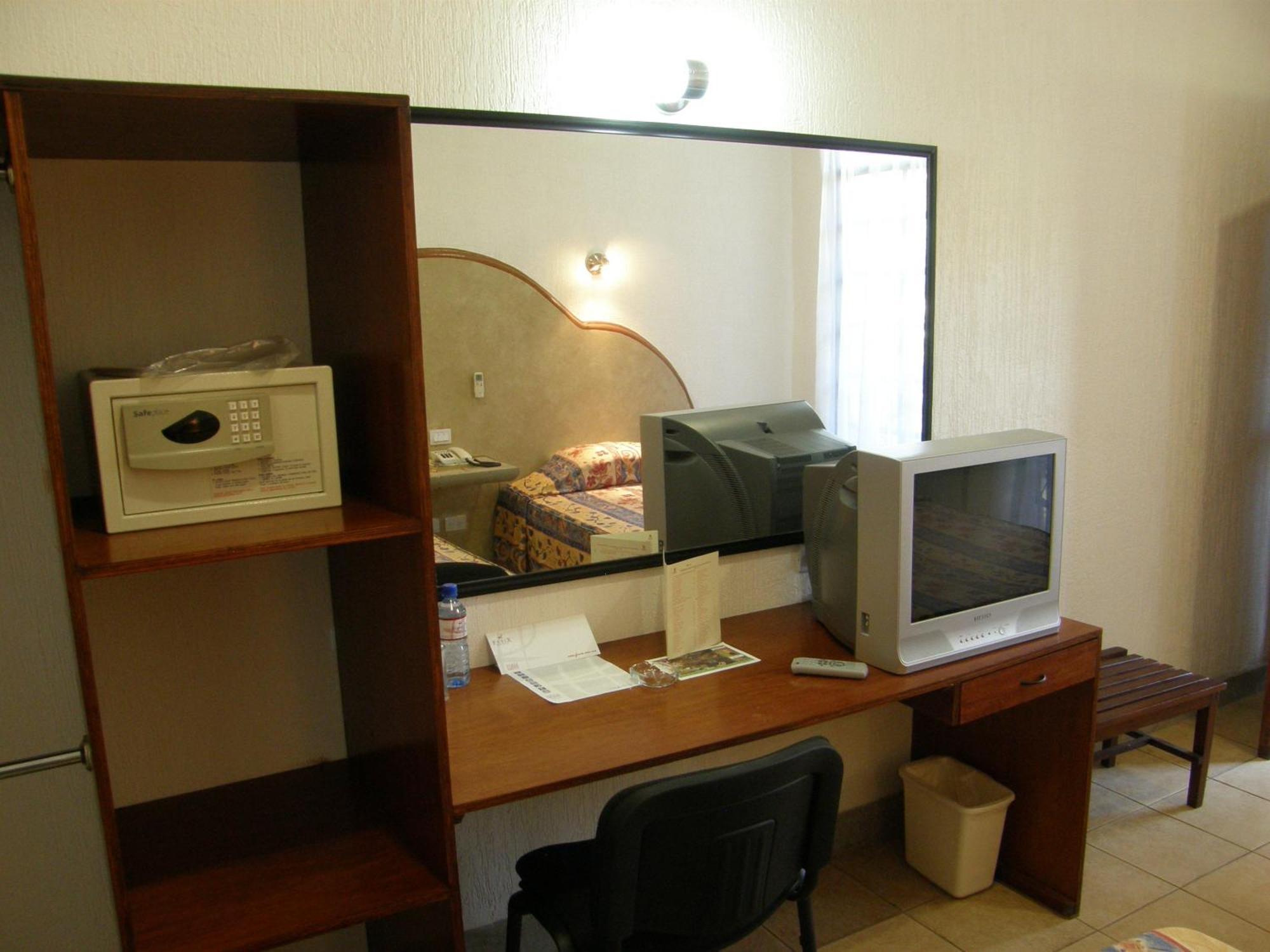 טפצ'ולה Hotel Fenix מראה חיצוני תמונה