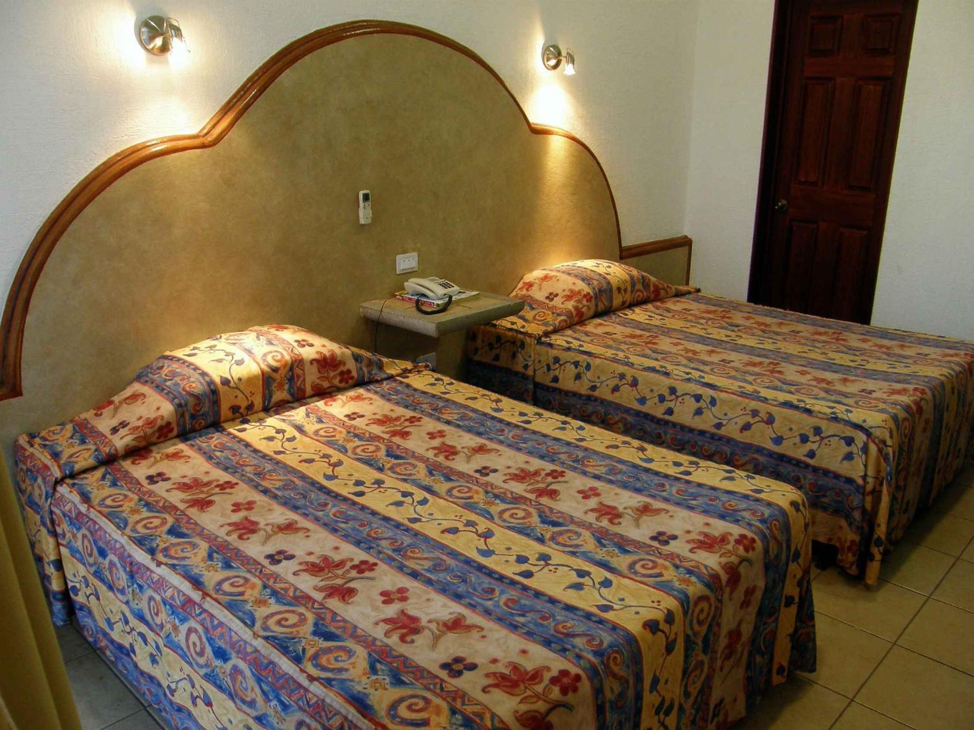 טפצ'ולה Hotel Fenix מראה חיצוני תמונה