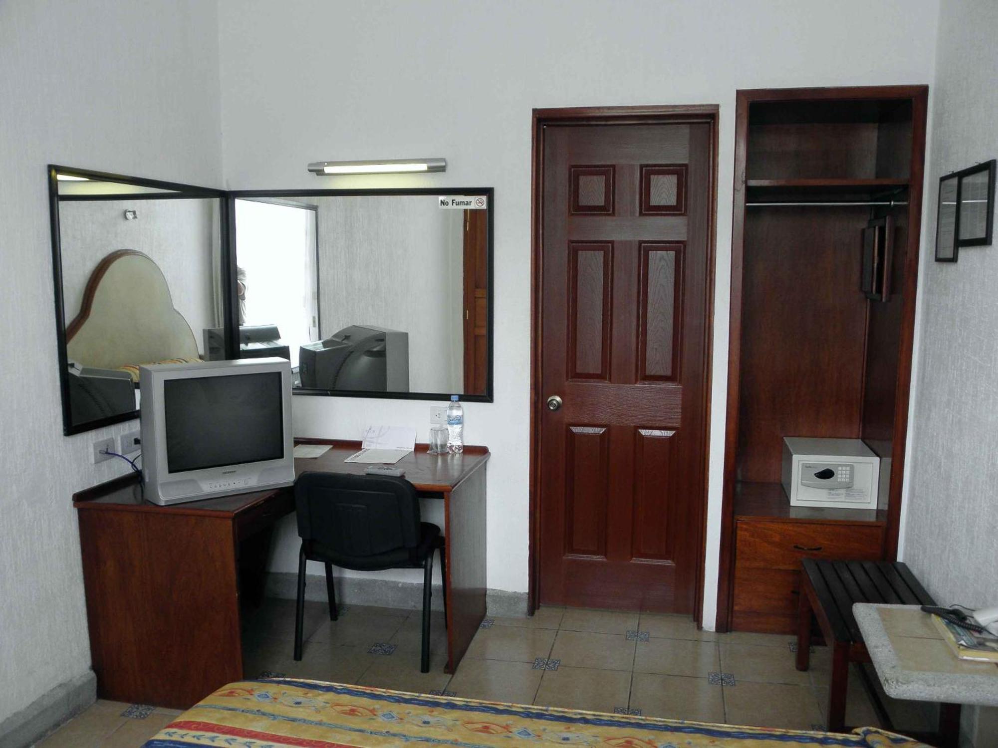 טפצ'ולה Hotel Fenix מראה חיצוני תמונה