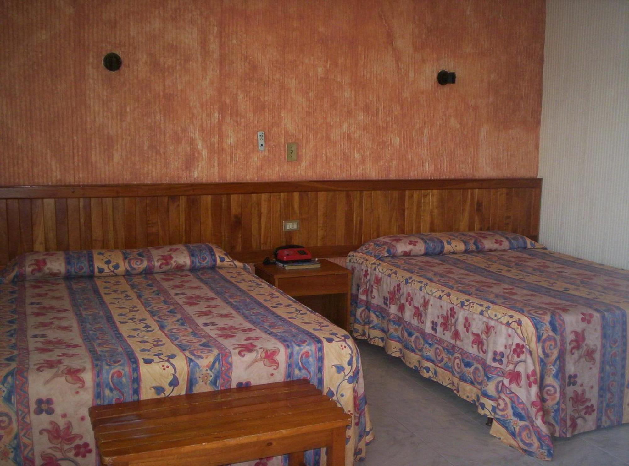 טפצ'ולה Hotel Fenix מראה חיצוני תמונה