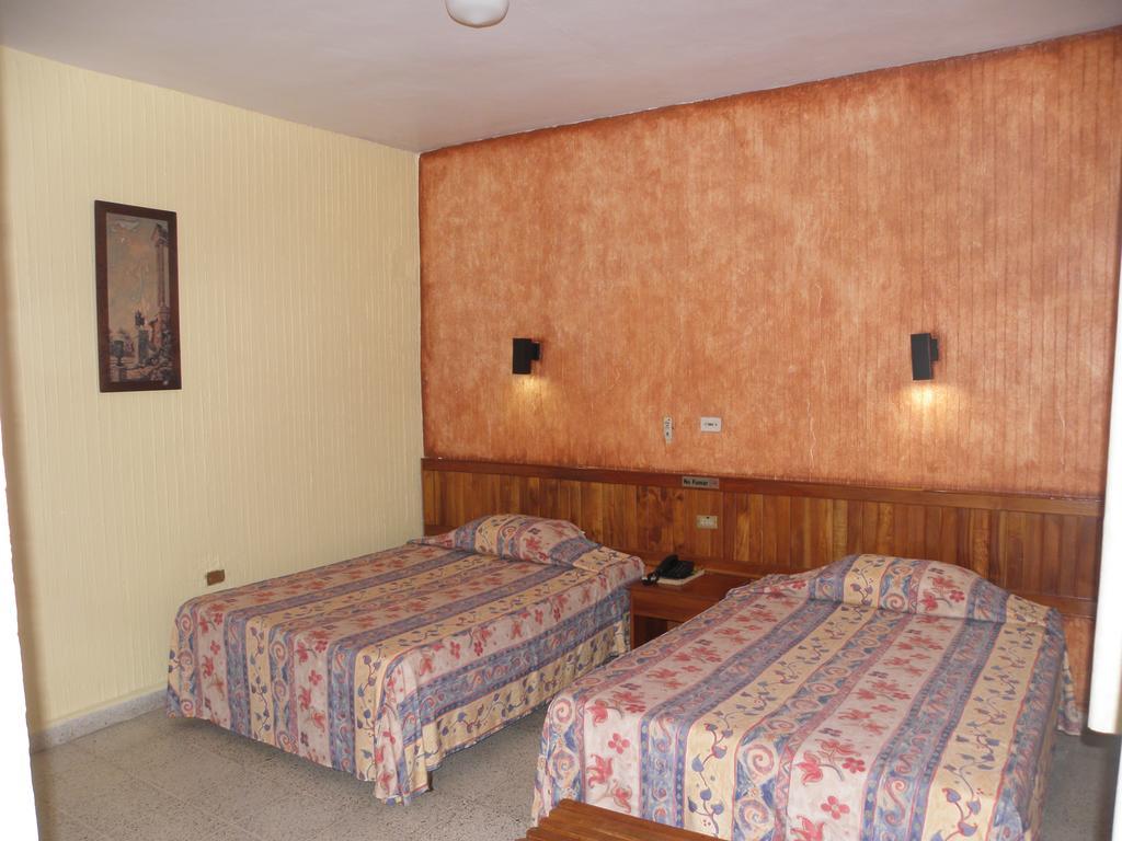 טפצ'ולה Hotel Fenix חדר תמונה