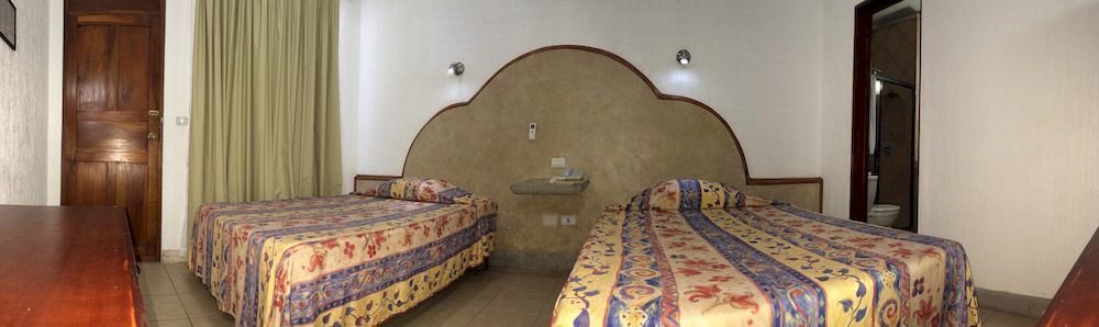 טפצ'ולה Hotel Fenix מראה חיצוני תמונה