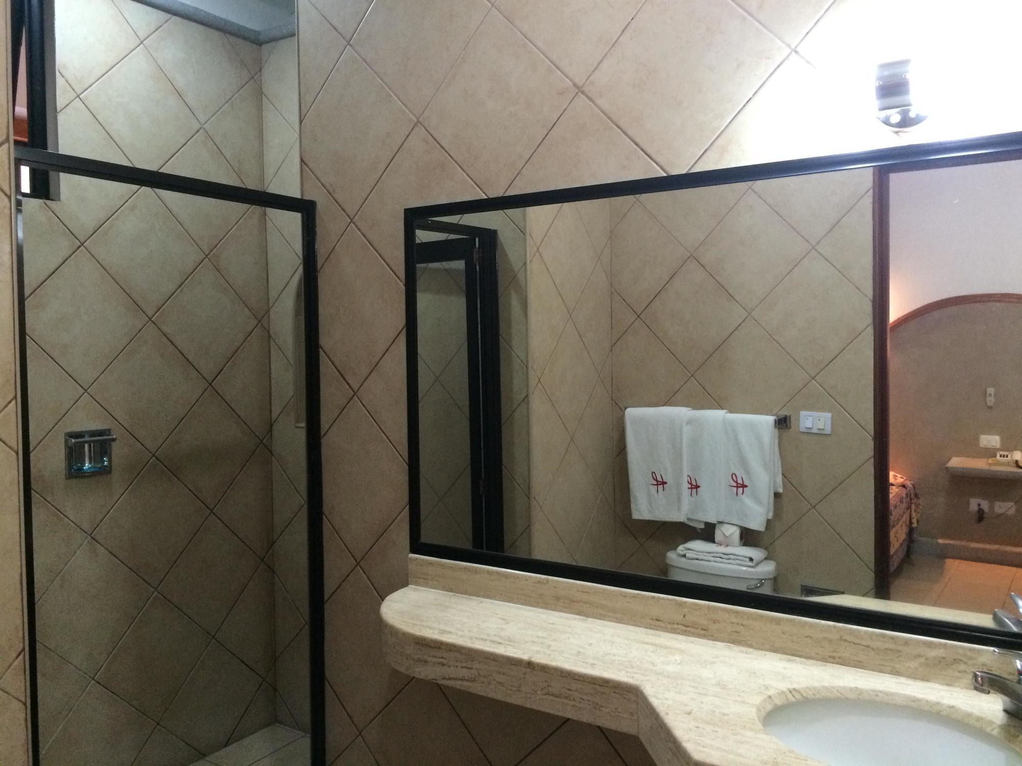 טפצ'ולה Hotel Fenix מראה חיצוני תמונה
